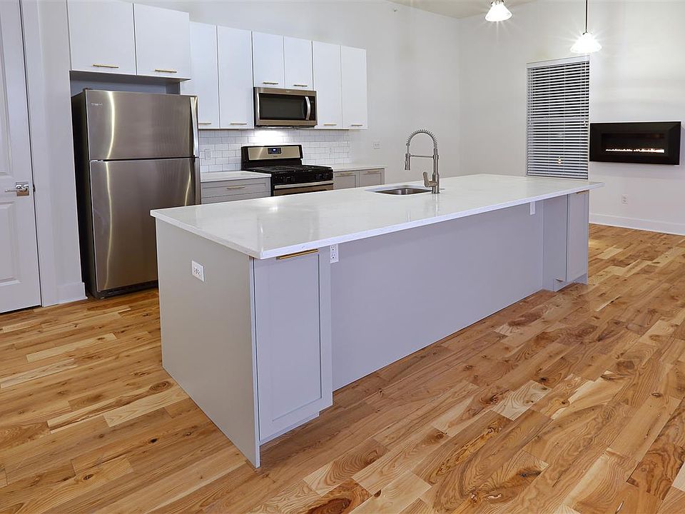 1st image of 308 Excelsior Ave APT 302