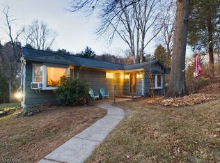 25 Grandview Ln, West Milford, NJ