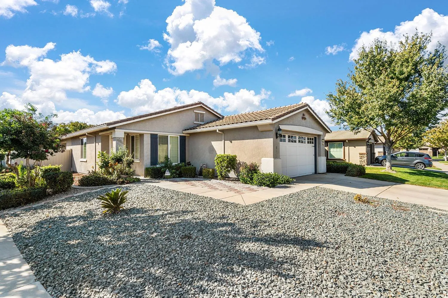2010 Autumn Oaks St photo 1