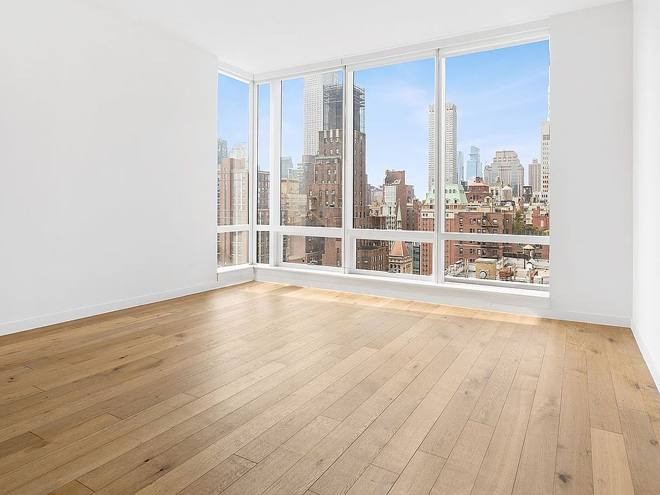 1st image of 325 Lexington Ave APT 21A