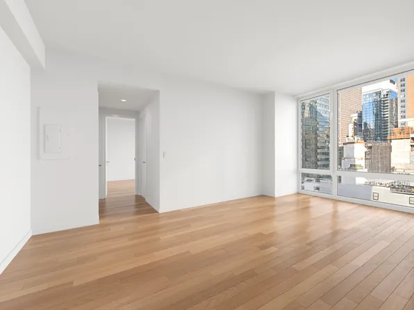 247 West 46th Street 2305 image 2 of 13