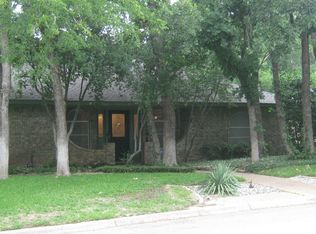 668 Springhill Dr, Hurst, TX 76054