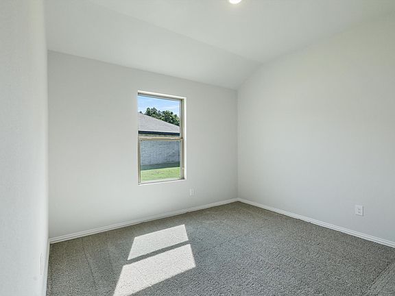 5th image of 1813 Saint James Place Ln