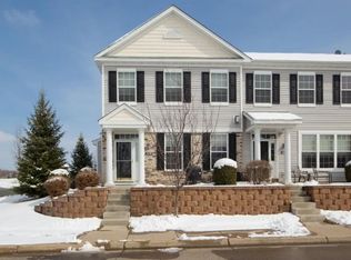 2179 Shamrock Pl, Chaska, MN 55318