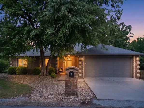 1 Lillian Ln, Bella Vista, AR 72715