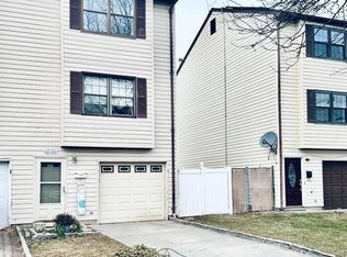 13 Essex St, Carteret, NJ 07008