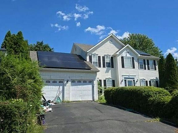 3rd image of 2 Whitestone Dr