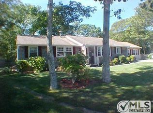 25 Half Moon Cir, East Falmouth, MA 02536