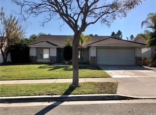 802 Canary Ln, Corona, CA 92879
