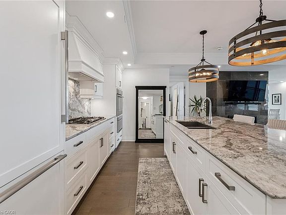 5th image of 2060 Lakeshore Rd #1603