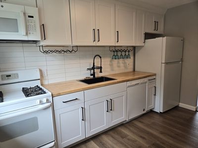23 Bayberry Dr APT 4, Sharon, MA, 02067