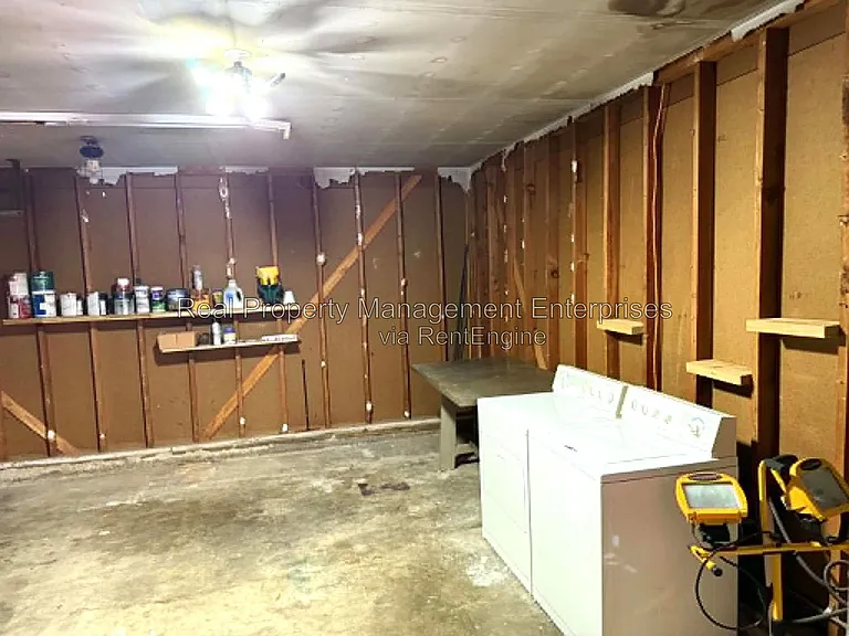 2301 N Warren Ave — Photo 38