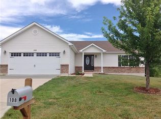108 Hickory Trails Dr, Wright City, MO 63390