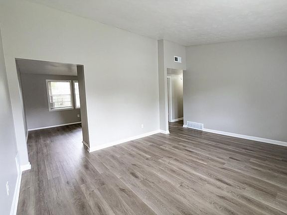 4th image of 3130 Basswood St