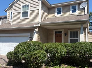 728 Newberry Ln, Chaska, MN 55318