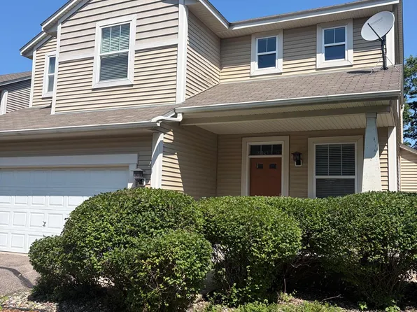 728 Newberry Ln, Chaska, MN 55318