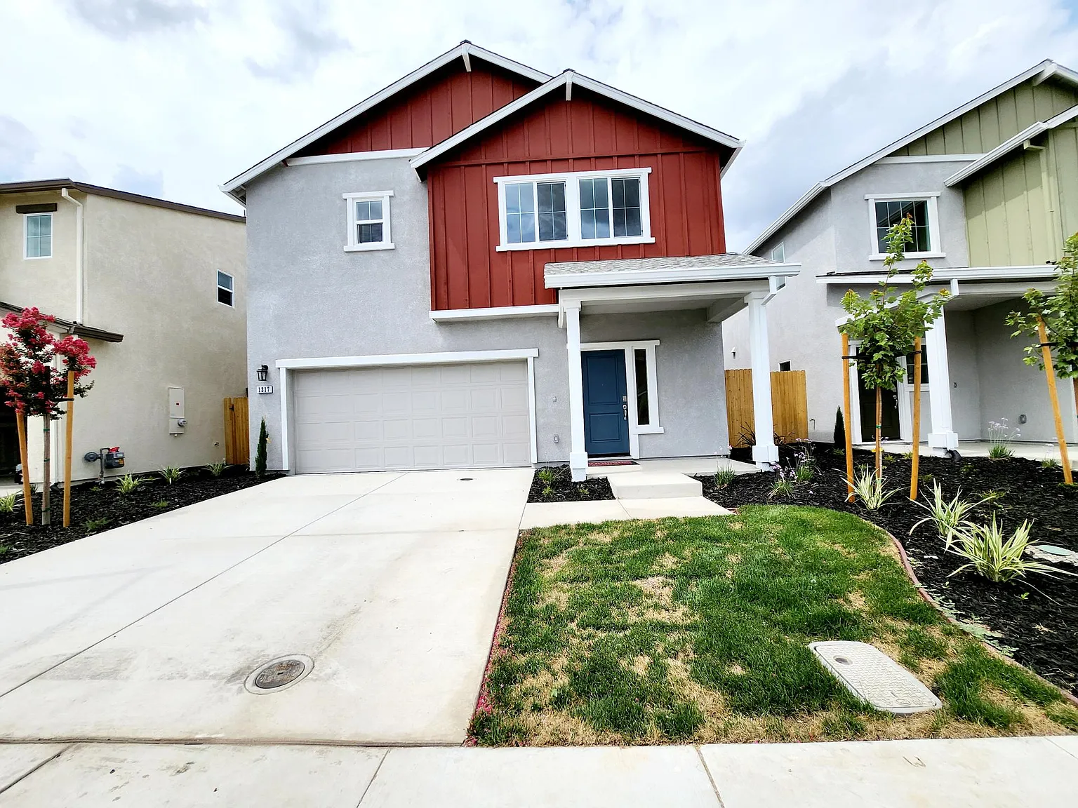4 bed, 2.5 bath, 1811 sqft, $3,000 — Photo 2