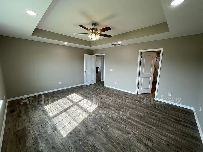 327 Forest Hollow St — Photo 16