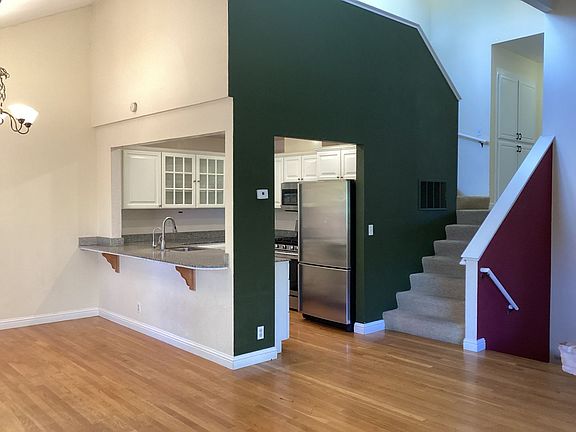 4th image of 3002 Arlington Dr