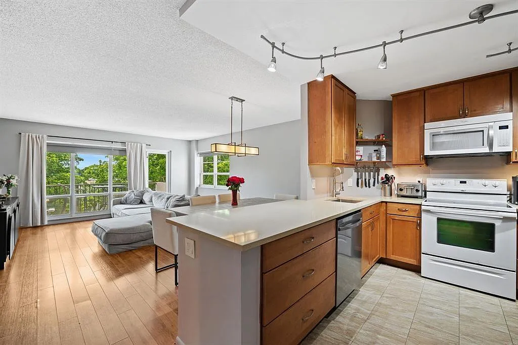 2 bed, 2.0 bath, 1228 sqft, $3,000 — Photo 4