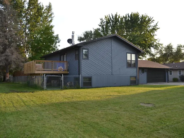 1204 Greenwood St E, Thief River Falls, MN 56701