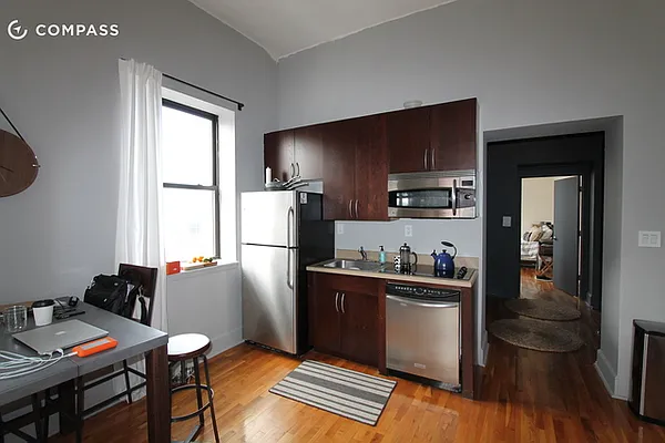 Rented by Compass | media 21