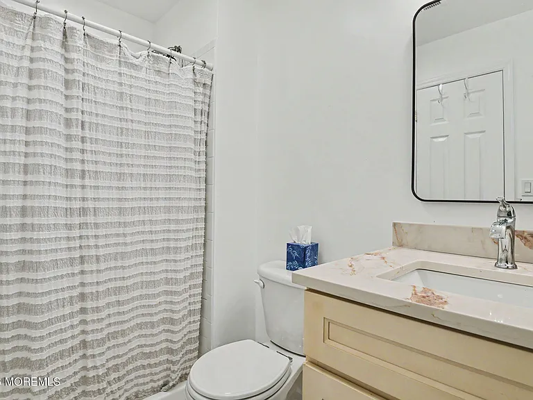 836 4th Ave — Photo 27