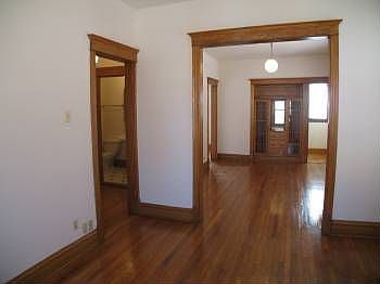 3rd image of 3900 N Greenview Ave #3