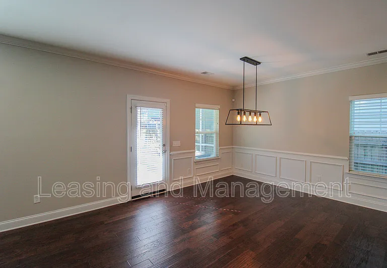1149 Sumner Ave — Photo 5
