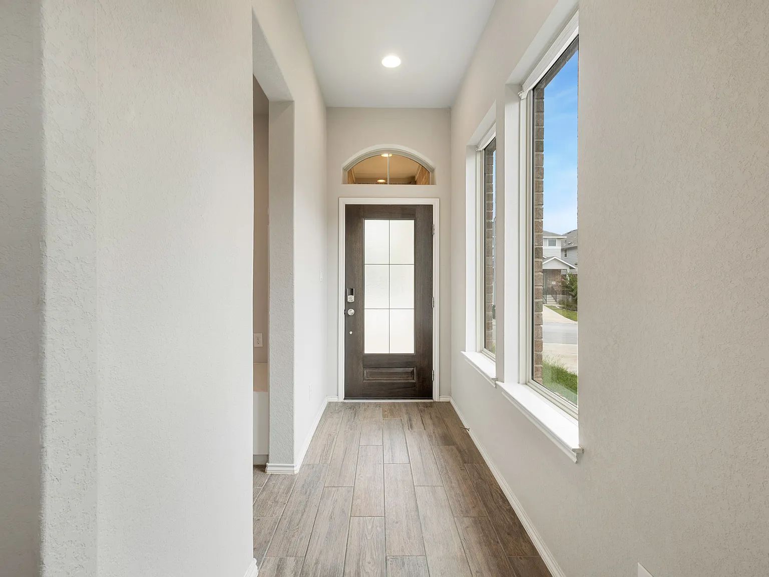 3 bed, 1649 sqft, $2,000 — Photo 3