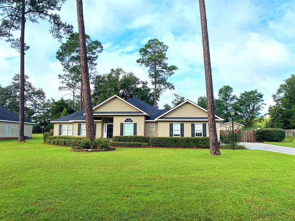 1st image of 711 Brookwood Dr