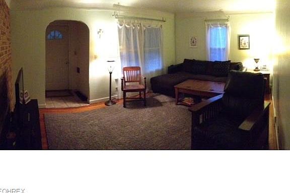 3rd image of 737 High St