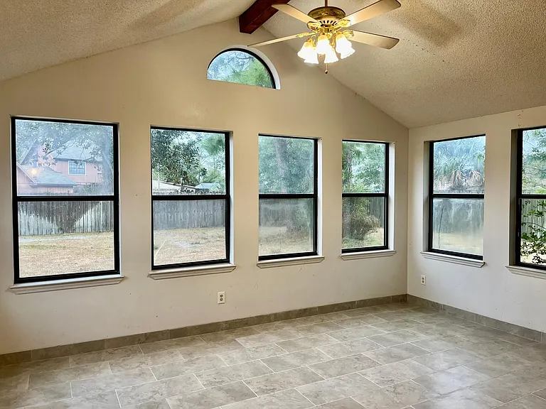 4420 Eastpointe Dr — Photo 11