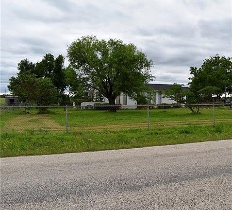 3rd image of 1688 County Road 1560