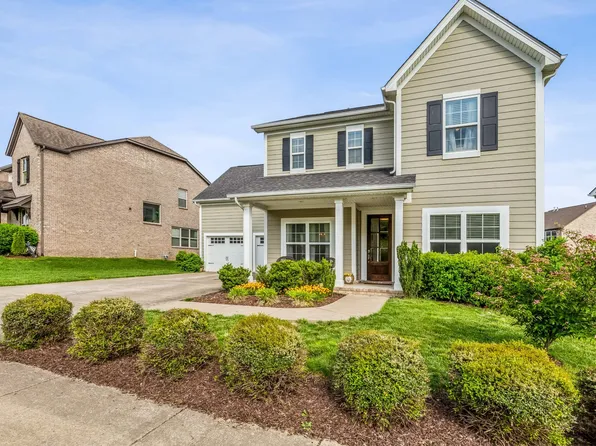 3030 Callaway Park Pl, Thompsons Station, TN 37179