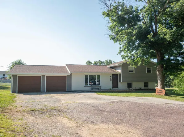 421 Orleans Ct, Warsaw, IL 62379
