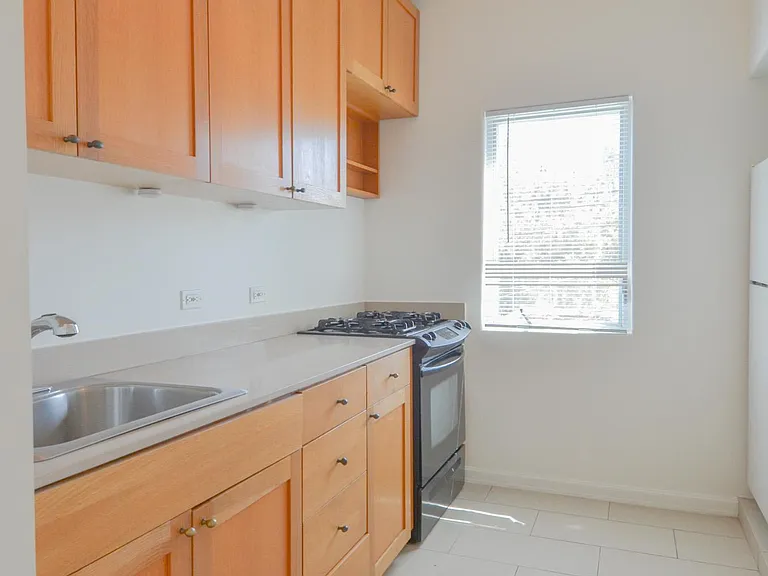 424 N Ogden Dr #6 — Photo 14