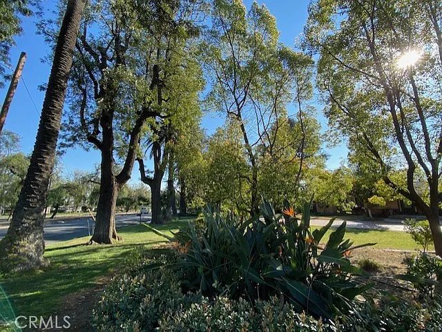 1693 N Euclid Ave — Photo 9