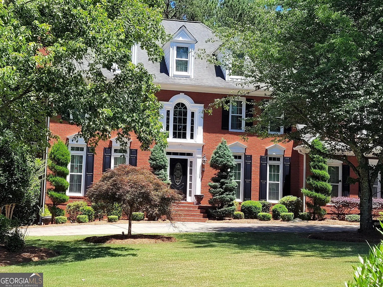 100 Cheshire Chase photo 1