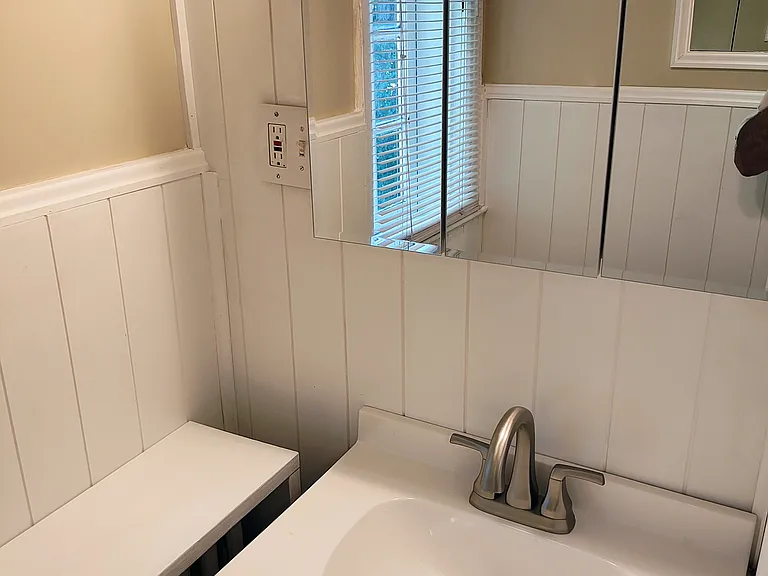 1834 N Quintana St — Photo 5