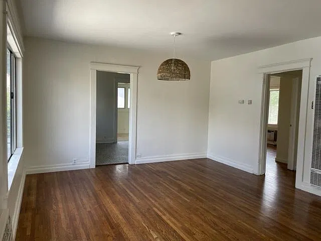 1306 Talmadge St — Photo 2
