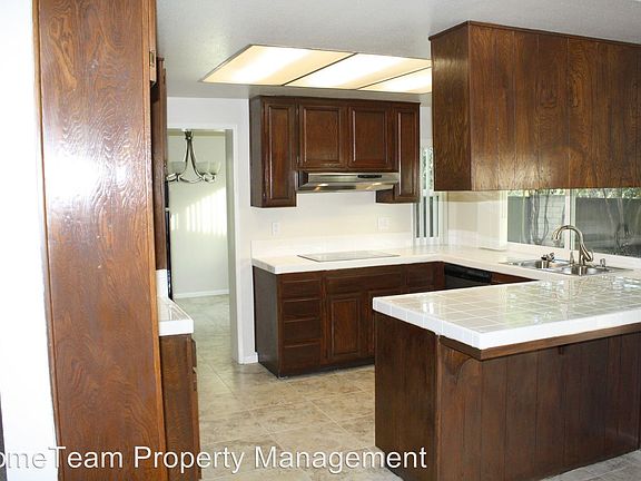 4th image of 919 Mesa Ct