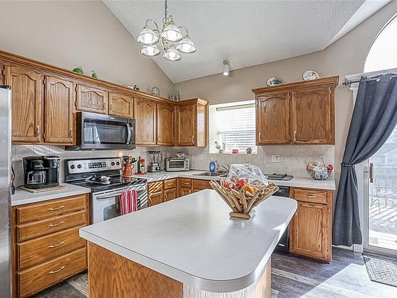 5th image of 3104 SW Shadow Brook Dr