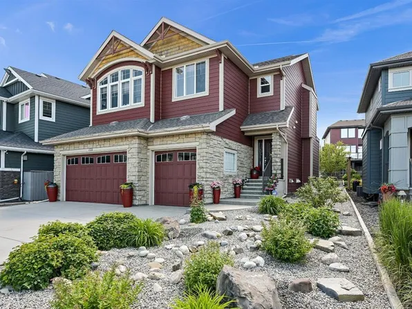 135 W Auburn Sound Mnr SE, Calgary, AB T3M 0R9