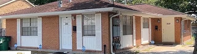 1st image of 209 N Woodlawn Ave