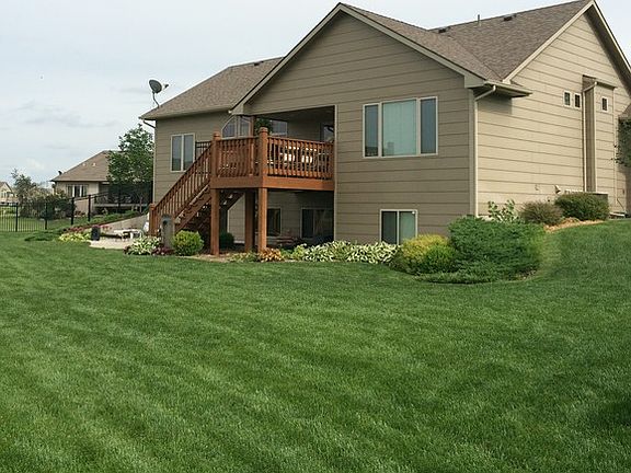 3rd image of 400 W Sienna Dr