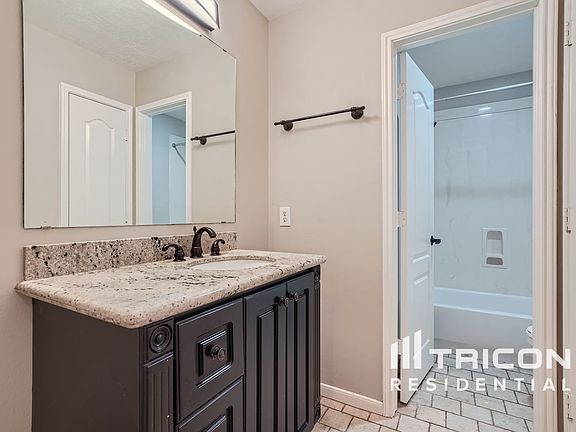 4th image of 114 Crescent Bay Dr