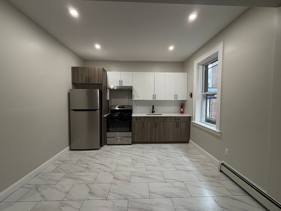 1st image of 380 N 11th St #1SF