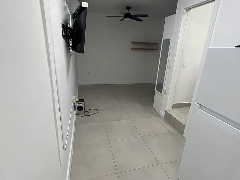 570 SW 45th Ave #2 — Photo 3