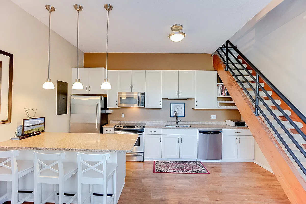 Building Photo - 182 Mackubin St #5